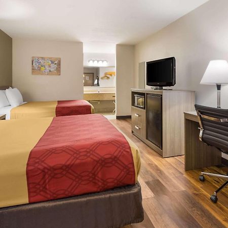 Econo Lodge Хендерсонвилл Экстерьер фото