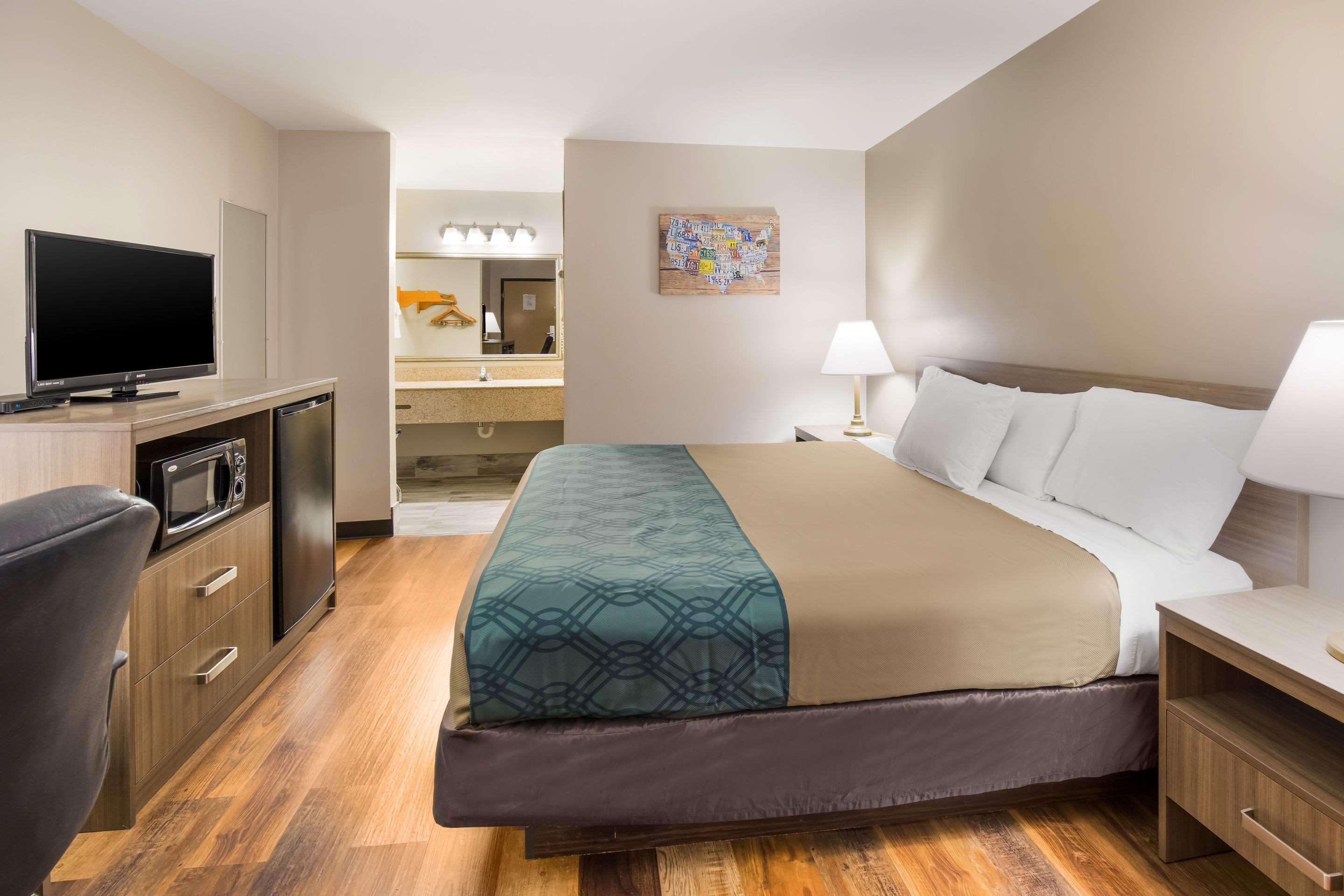 Econo Lodge Хендерсонвилл Экстерьер фото