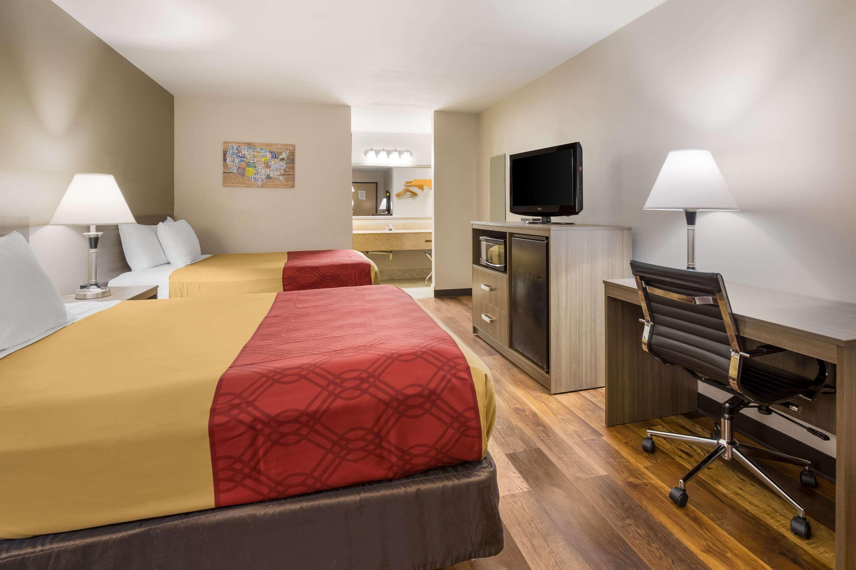 Econo Lodge Хендерсонвилл Экстерьер фото