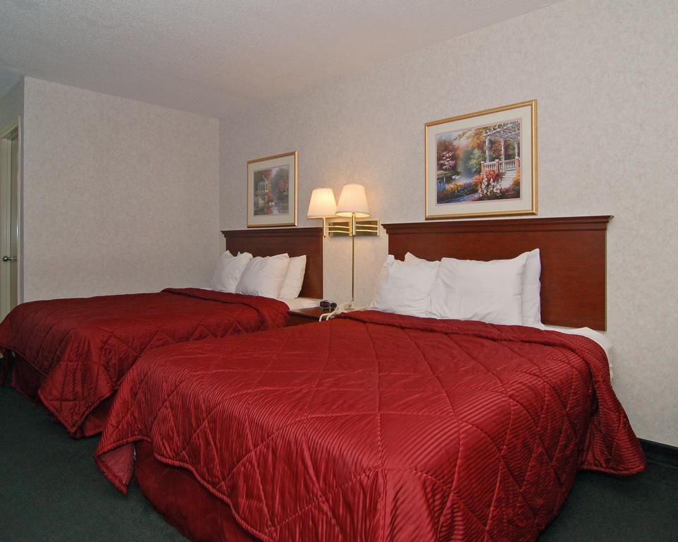 Econo Lodge Хендерсонвилл Экстерьер фото