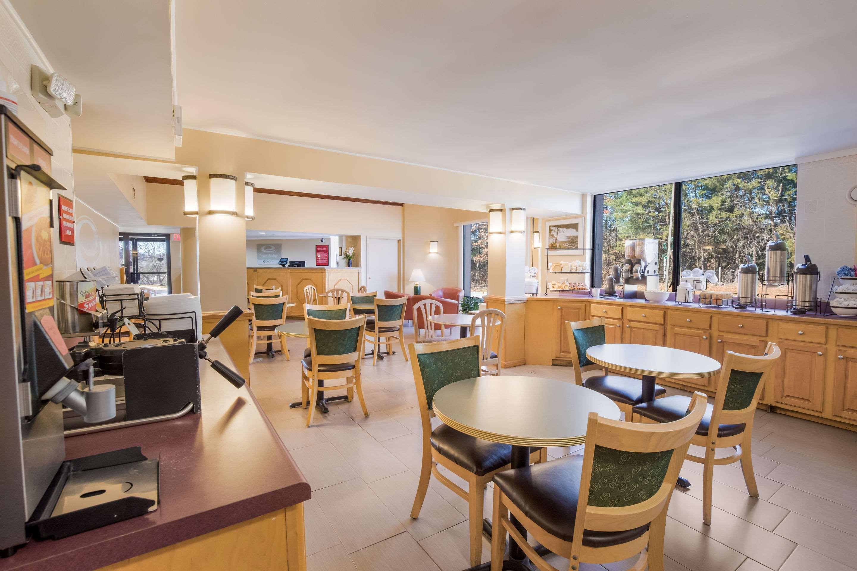 Econo Lodge Хендерсонвилл Экстерьер фото
