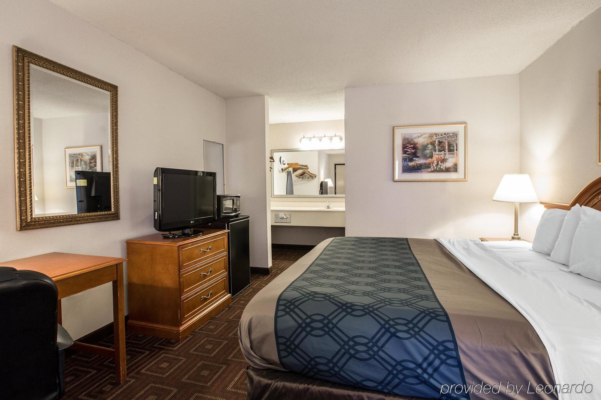 Econo Lodge Хендерсонвилл Экстерьер фото